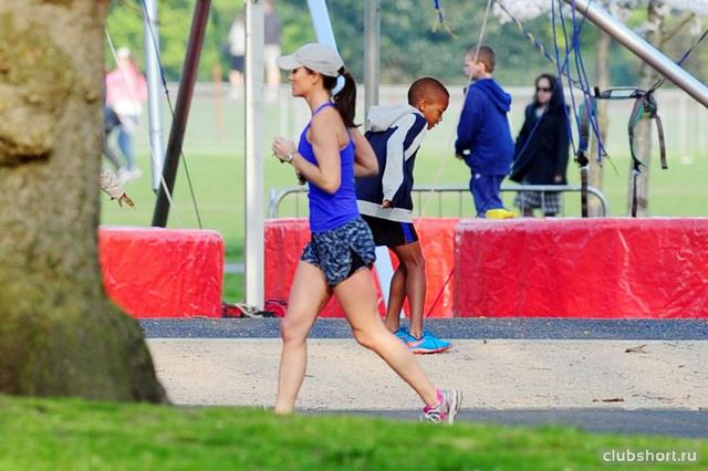 41054_pippa-middleton-out-jogging-in-london-04-12-2015_2.jpg